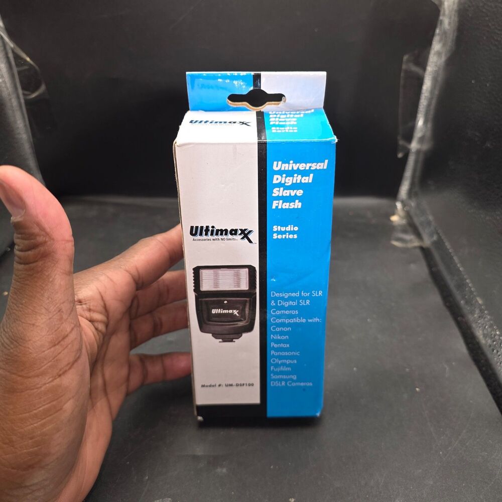 Ultimaxx UM-DSF100 Universal Digital Slave Flash & Bracket Open Box